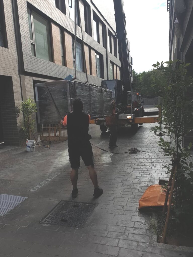 我要搬家 特殊物件搬運 吊車方式03